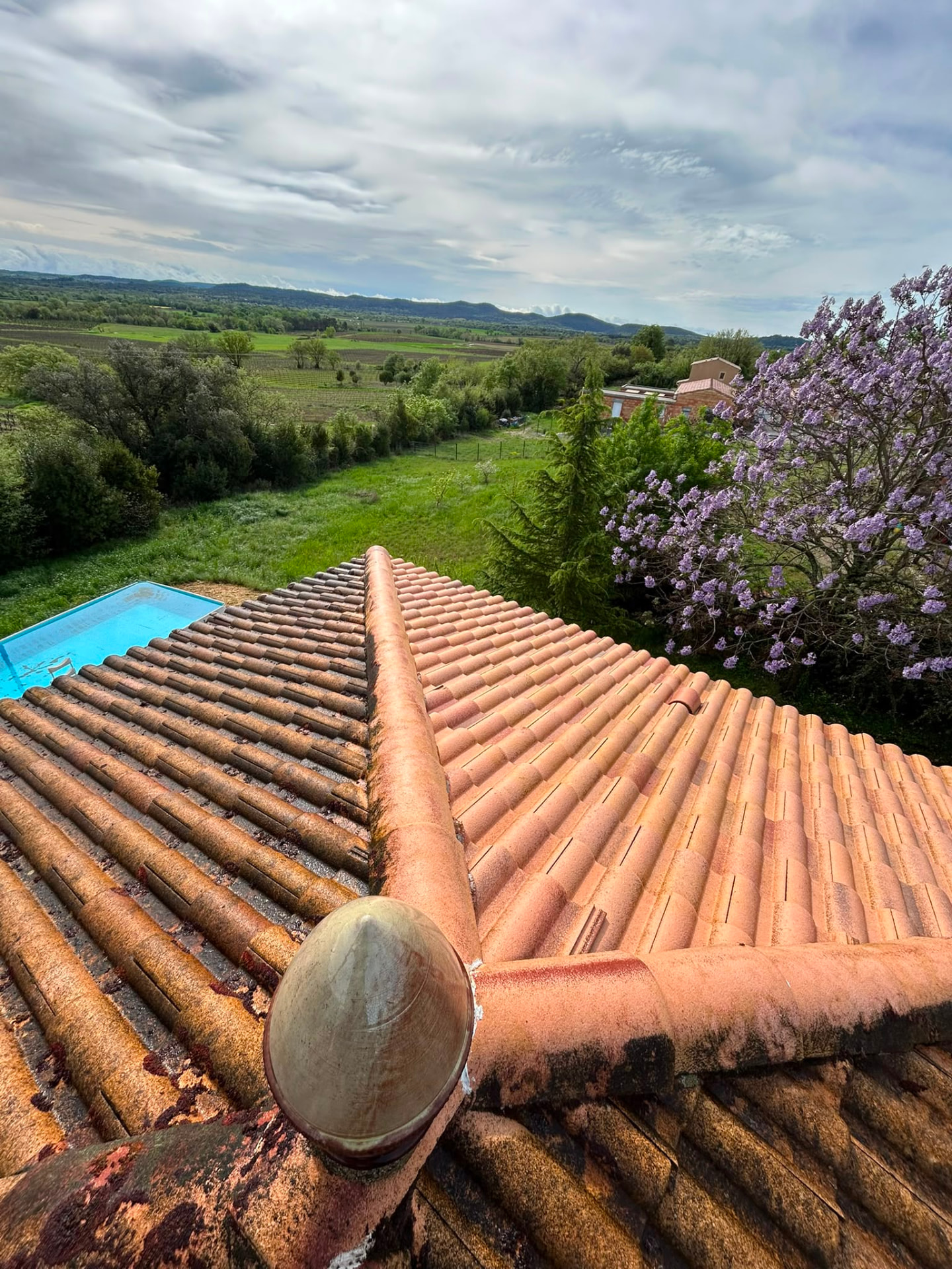 Faîtage et arêtiers refaits sur une villa près de Vauvert